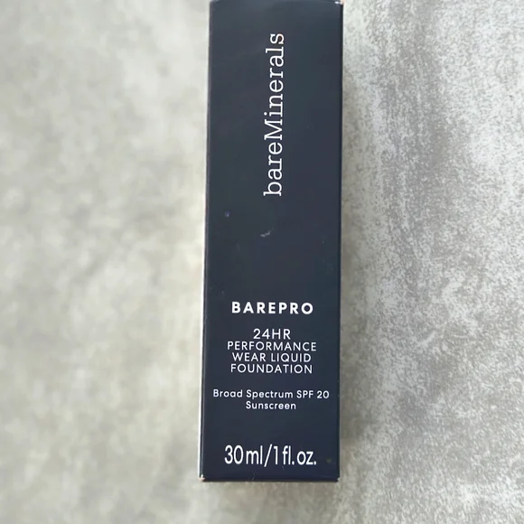 bareMinerals BAREPRO Liquid Foundation Sateen 05 - Picture 1 of 4